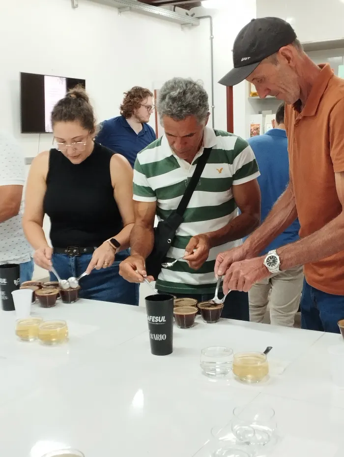 Produtores de Baixo Guandu ampliam conhecimento sobre cafés especiais no Cecafes