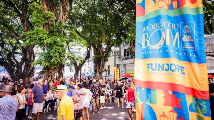 Sabadinho Bom entra no ritmo do carnaval com a Banda 5 de Agosto e participação de Lula Marinho