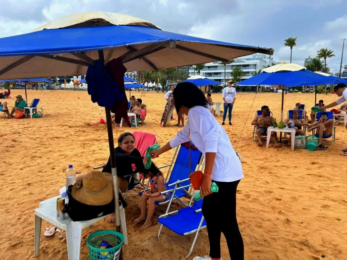 Programa Amigos da Praia encerra temporada com orientações à população na Orla do Cabo Branco