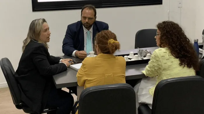 Acompanhamento familiar é tema de reunião interinstitucional