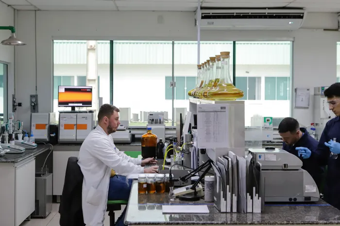 Indústria, comércio, serviços e mais: Paraná começa a semana com 25,8 mil vagas de emprego