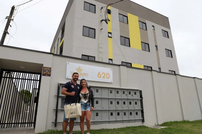 Com recursos do Casa Fácil, residencial com 24 apartamentos é entregue em Pinhais