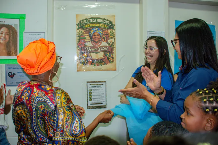 Educação antirracista é fortalecida com inauguração de biblioteca em Lauro de Freitas
