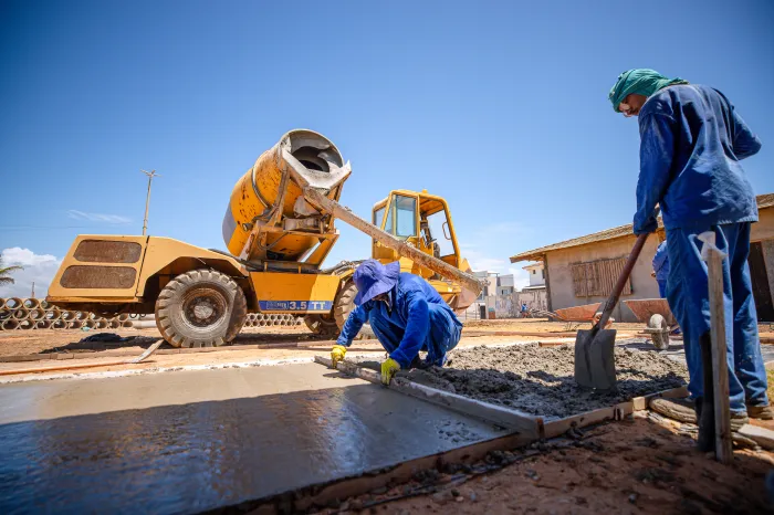 Prefeitura avança com as obras de requalificação da orla de Ipitanga
