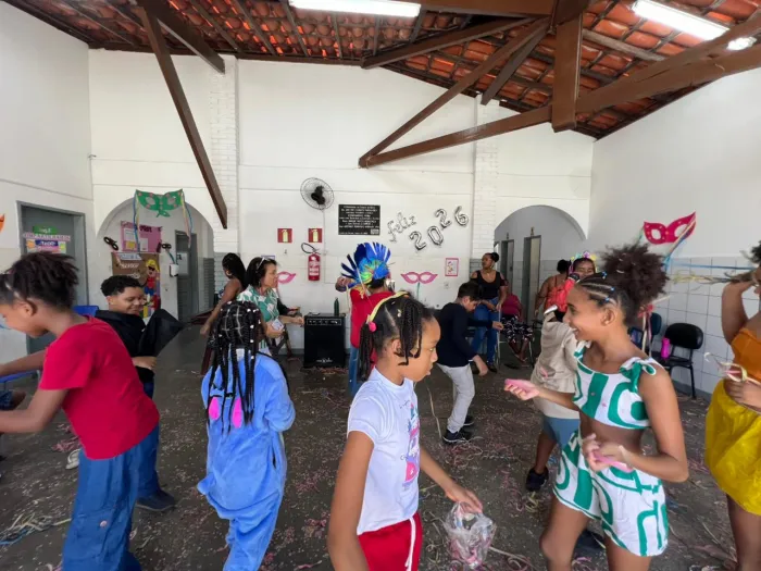 Escolas da rede municipal de Lauro de Freitas realizam bloquinhos de Carnaval