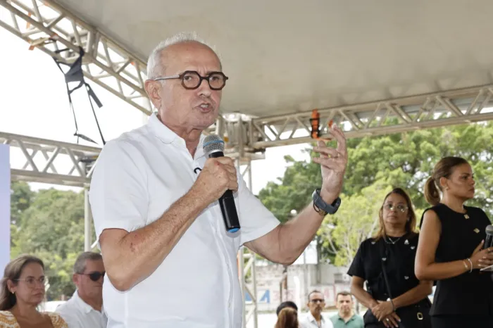 Cícero Lucena anuncia aumento linear de 10% para os servidores municipais a partir de fevereiro 