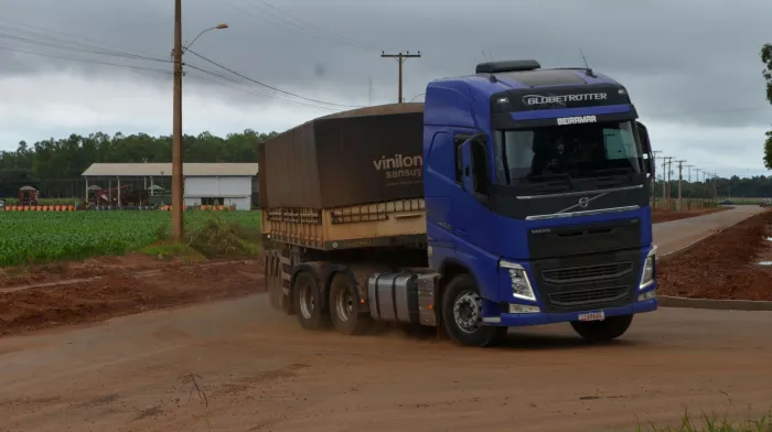  Asfaltamento beneficia diretamente caminhoneiros da CTR e empresas do Setor 13 Industrial (Foto: Alexandre Almeida I Secom ALE/RO)