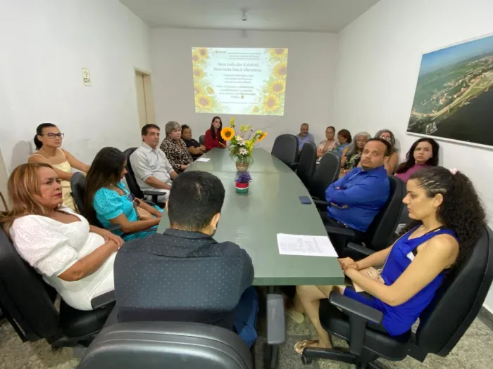 Fevereiro Roxo: Novas carteirinhas prioritárias e colares girassol são entregues a portadores de Fibromialgia e Lúpus