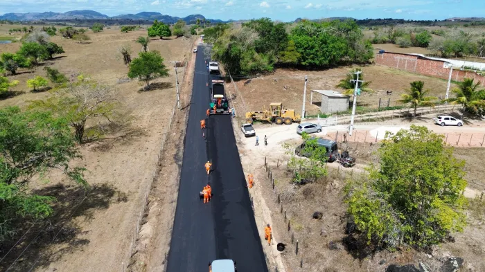 Governo de Alagoas investe na restauração da rodovia AL-115