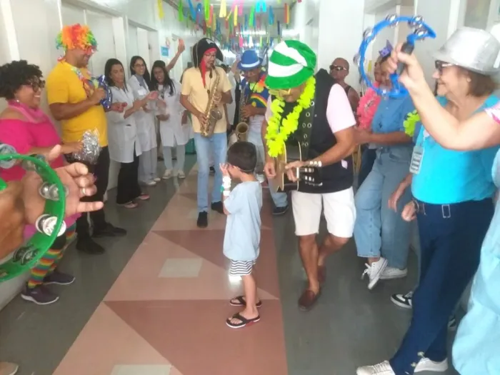 Hospital Dom Malan em Petrolina antecipa o carnaval com muito frevo e alegria