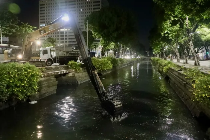Prefeitura do Rio conclui serviços para prevenir alagamentos na região do Sambódromo
