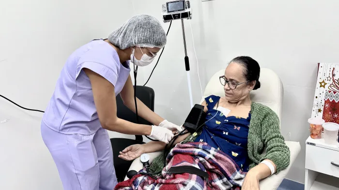 Hospital Metropolitano alia estrutura de ponta e cuidado humanizado no tratamento oncológico