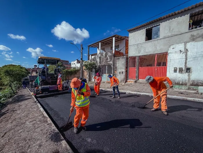 Prefeitura leva o Pavimenta Lauro à Rua Gualberto Peixoto, em Itinga