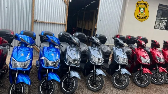 De forma inédita, unidade prisional gaúcha monta mais de 100 motocicletas elétricas em programa que beneficia apenados