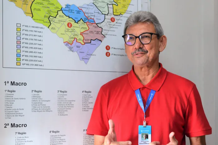 Supervisor de endemias da Sesau, Paulo Protázio, ressalta que a população deve manter as medidas de prevenção - Carla Cleto / Ascom Sesau