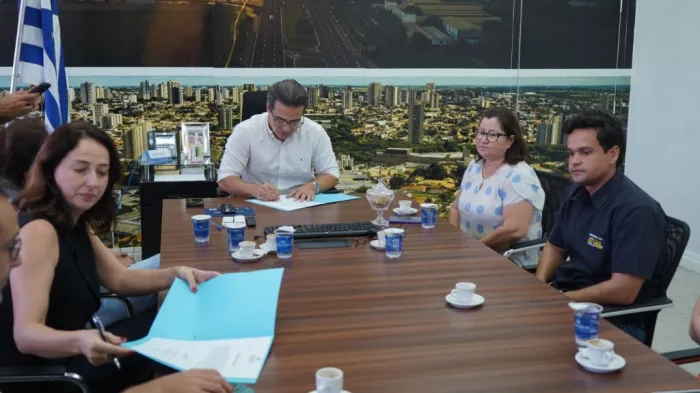 Prefeitura de Araçatuba assina ordem de serviço para reforma e adequação de barracão para implantação do Musicam