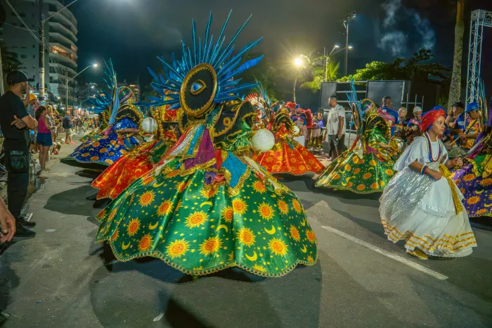 Carnaval é+ Família 2026: Bertioga celebra Carnaval em expansão, reunindo mais 160 mil foliões e comércio aquecido