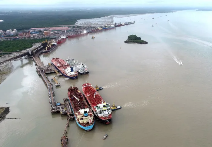 A movimentação de contêineres demonstra a diversidade econômica da região - Foto: Divulgação