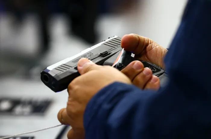 Decreto presidencial reduziu número de armas, munições e calibres permitidos e transferiu o registro para a PF - Foto: Marcelo Camargo/Agência Brasil