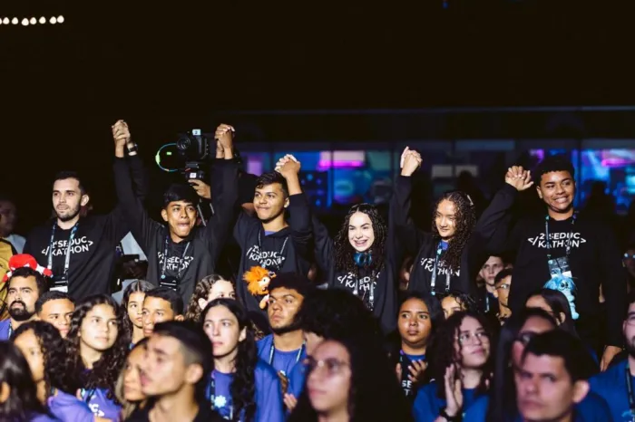 Seduc recebe estudantes que participarão de imersão em centro de excelência em Matemática e Tecnologia no Rio de Janeiro
