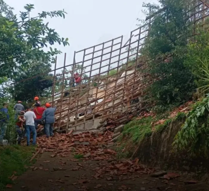 Defesa Civil do Estado atua em Natividade da Serra após deslizamentos e desaparecimento de morador