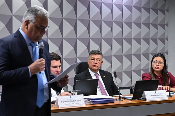 Alfredo Gaspar questionou Ingrid Pikinskeni sobre valores movimentados por empresas e contas no nome dela - Foto: Carlos Moura/Agência Senado