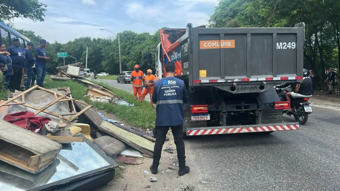 Seop e Subprefeitura de Jacarepaguá realizam ação de ordenamento na Cidade de Deus