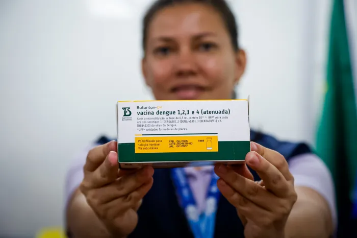 Rio inicia a vacinação contra a dengue com imunizante do Instituto Butantan