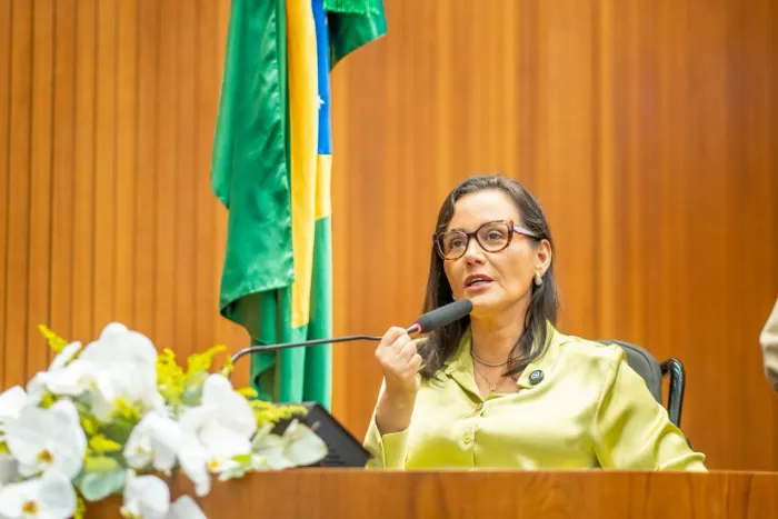 Andreia Rezende celebra investimento para construção de policlínica e avanços em pesquisa com polilaminina