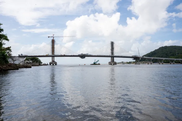 Último estai da Ponte de Guaratuba deve ser instalado na virada do mês
