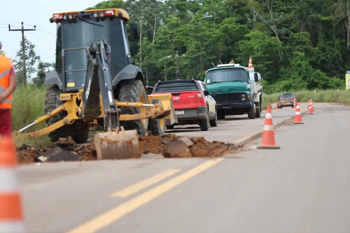  Serviços de manutenção na BR-421 (Foto: Assessoria Parlamentar)