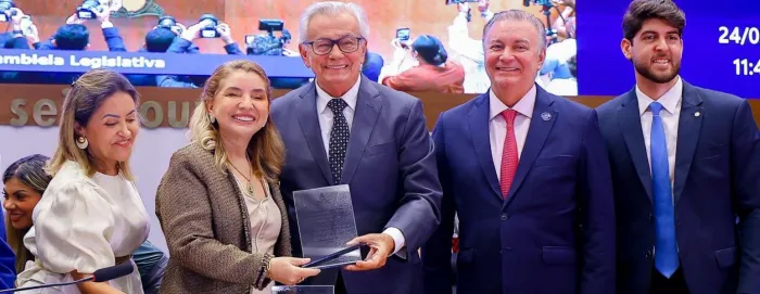 Arnaldo Melo é homenageado na sessão solene de 191 anos da Assembleia