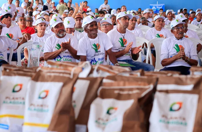 Programa distribui sementes de milho e feijão para agricultores familiares, quilombolas, indígenas e assentados da reforma agrária - Ascom Seagri