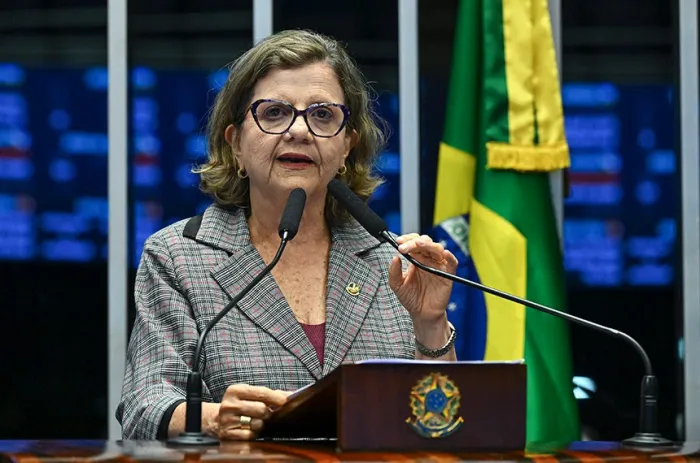Teresa Leitão destaca pesquisa brasileira sobre lesão medular