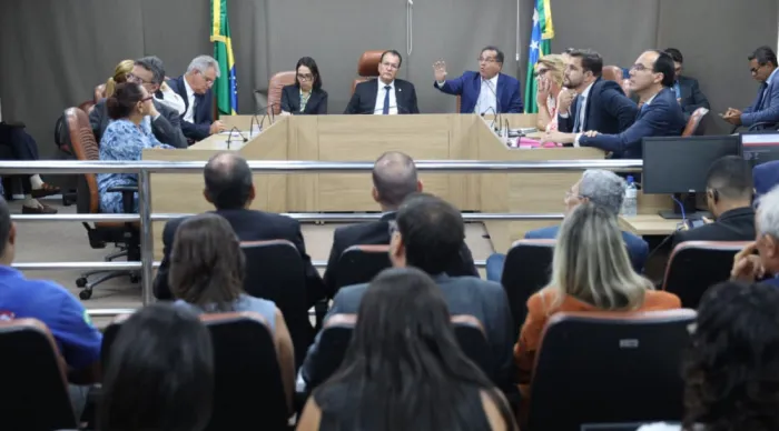 Durante sessão, Agrese reafirmou que seguirá acompanhando de forma rigorosa o cumprimento do contrato de concessão / Foto: Jadilson Simões