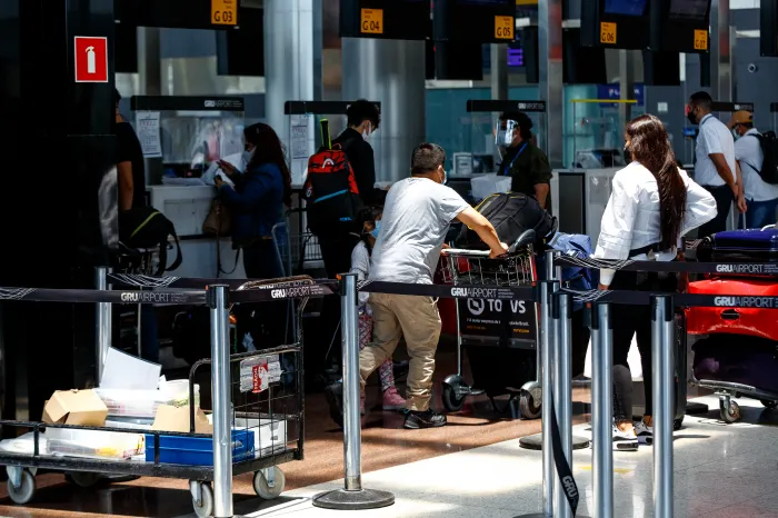 Movimentação no Aeroporto de Guarulhos (SP). - Foto: Mpor: DiegoBaravelli