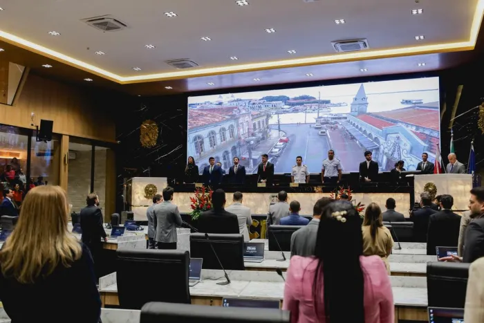 Na abertura da Câmara, prefeito diz que vai asfaltar mais de 600 ruas