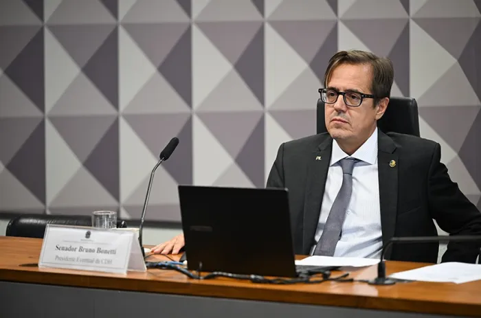 O senador Bruno Bonetti relatou o projeto do senador Cleitinho - Foto: Saulo Cruz/Agência Senado