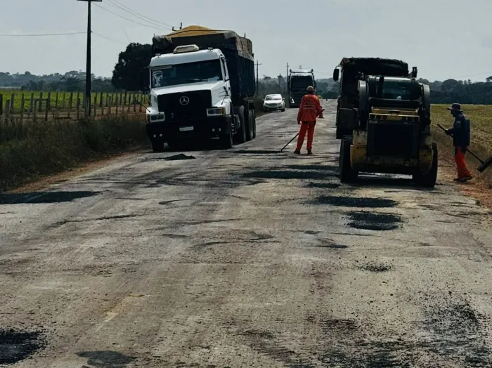  Serviços de tapa-buracos na RO-459, no município de Alto Paraíso (Foto: Assessoria Parlamentar)