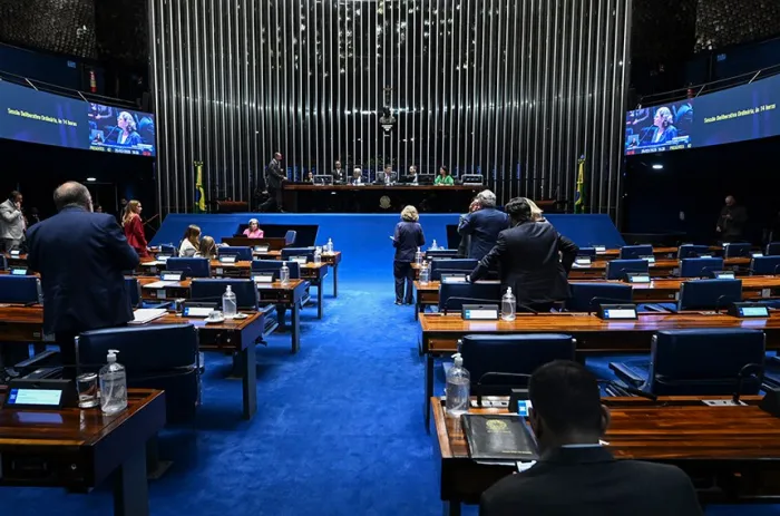 Redução de alíquotas tributárias para indústria química segue para sanção