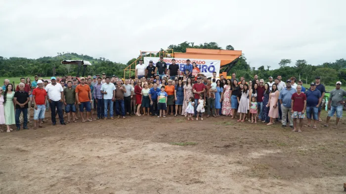 Andreazza: Associação recebe recolhedora de café com apoio de Cirone Deiró