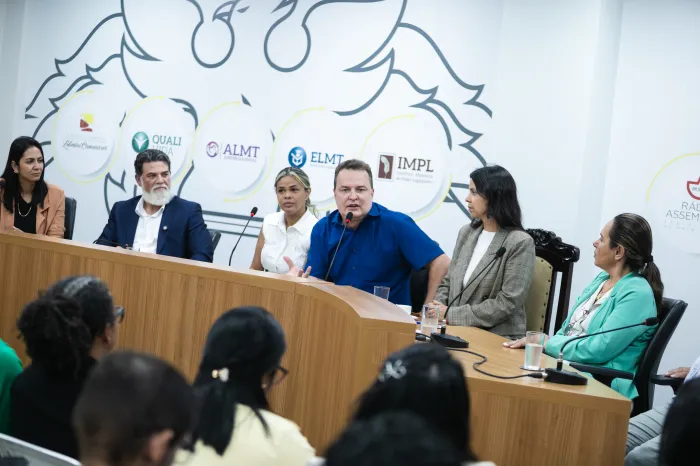 CST da Enfermagem debate redução de carga horária, piso salarial e proteção profissional