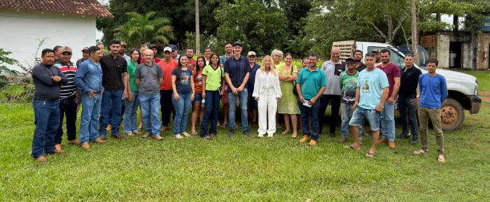  Deputada estadual Ieda Chaves (União Brasil) na Associação dos Pequenos Agrossilvicultores do Projeto Reflorestamento Econômico Consorciado e Adensado (RECA) (Foto: Divulgação)