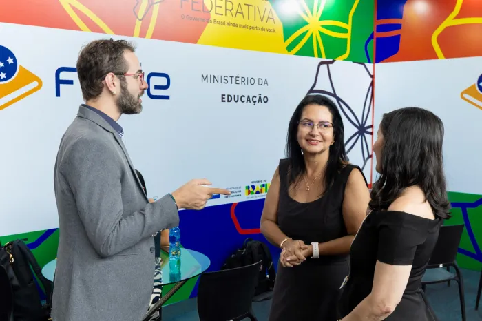 Secretária de Educação acompanha atendimentos do MEC e FNDE na Caravana Federativa