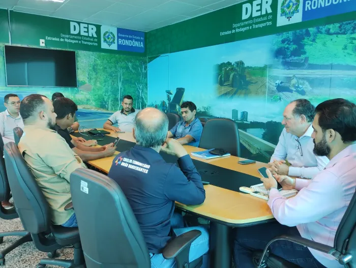  Deputado estadual Pedro Fernandes (PRD) no Departamento de Estradas de Rodagem (DER) (Foto: Assessoria Parlamentar)