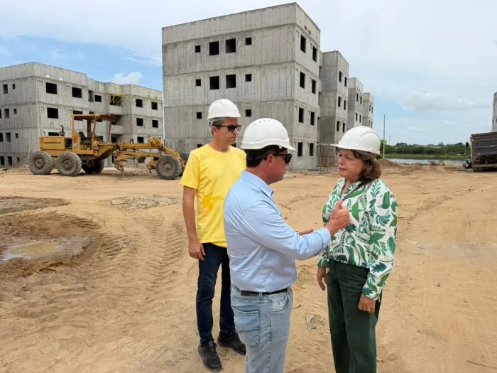 Em agenda da habitação, Dinho Dowsley destaca evolução das obras de residenciais e exalta infraestrutura completa oferecida às famílias