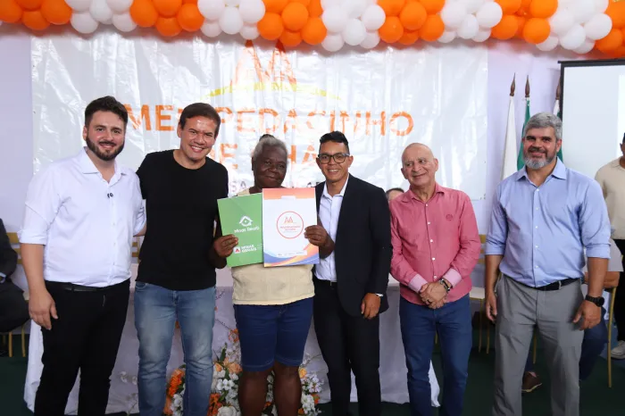 Governo de Minas entrega mais de 800 títulos de imóveis no Norte do estado e nos vales do Jequitinhonha e do Mucuri