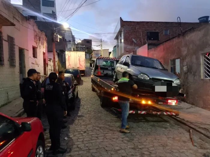 Tecnologia, câmeras de segurança e presença nas ruas fortalecem atuação da Guarda Municipal e resultam na recuperação de veículo em Caruaru