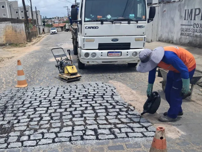 Seinfra conclui a semana com serviços de tapa buraco em mais de 25 bairros de João Pessoa