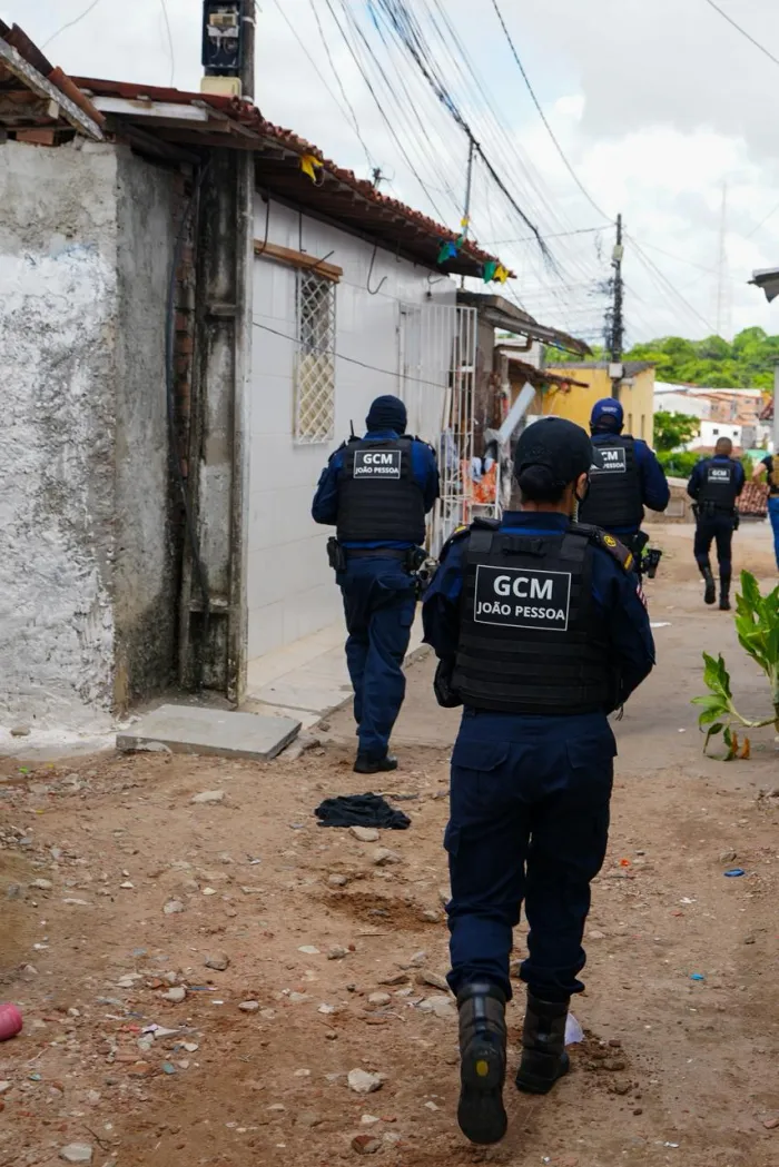 Operação da Prefeitura e MPPB prende suspeitos e desobstrui vias na comunidade Riachinho